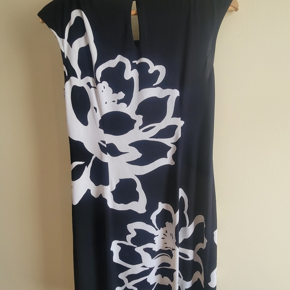 Studio One New York Black White Floral Shift Dress Sleeveless Size 4 - Picture 6 of 6